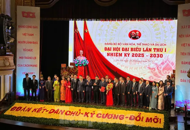 Ông Nguyễn Văn Hùng giữ chức Bí thư Đảng ủy Bộ Văn hóa, Thể thao và Du lịch ảnh 1