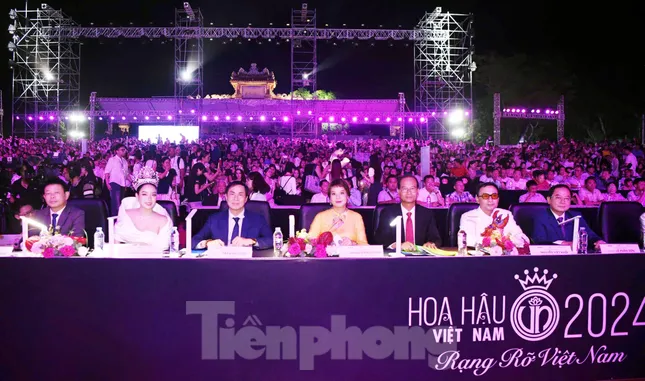 Chung kết Hoa hậu Việt Nam: 25 thí sinh trình diễn áo dài ảnh 13