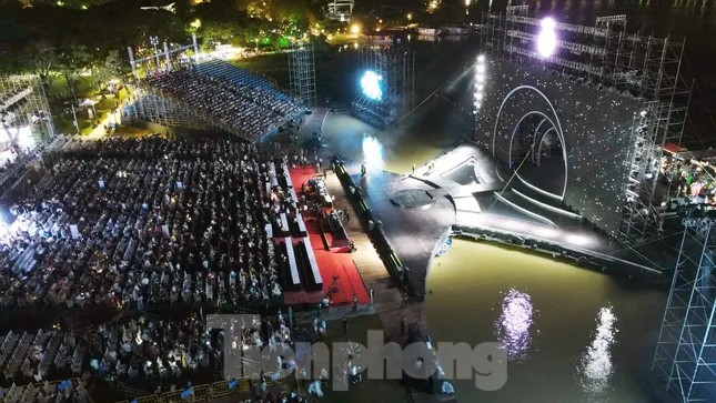 Chung kết Hoa hậu Việt Nam: 25 thí sinh trình diễn áo dài ảnh 17