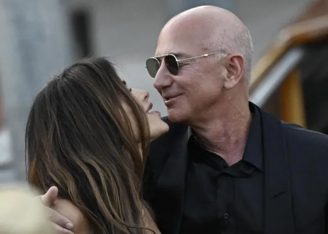 Tại sao đám cưới tỷ phú Jeff Bezos lại liên quan đến kết thúc bi thảm của ‘Squid Game’? ảnh 3