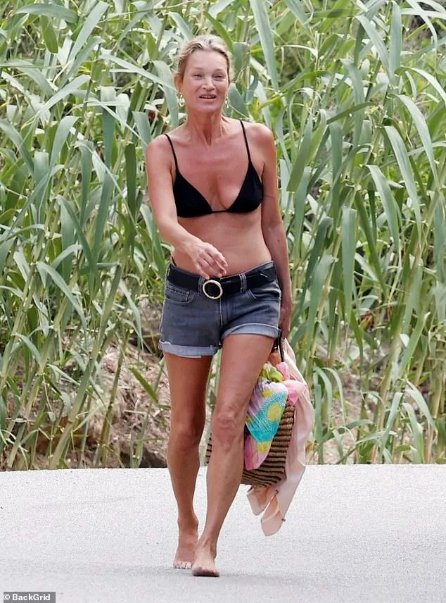 Mặt mộc gây sốc của Kate Moss ảnh 4