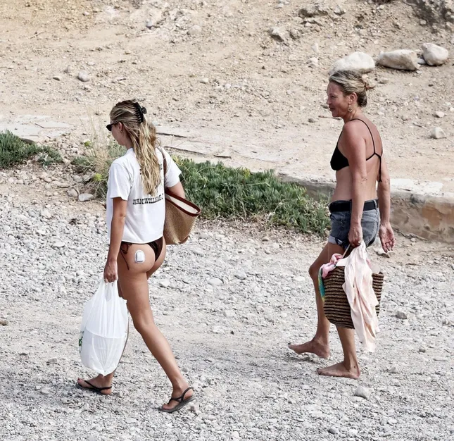 Mặt mộc gây sốc của Kate Moss ảnh 5