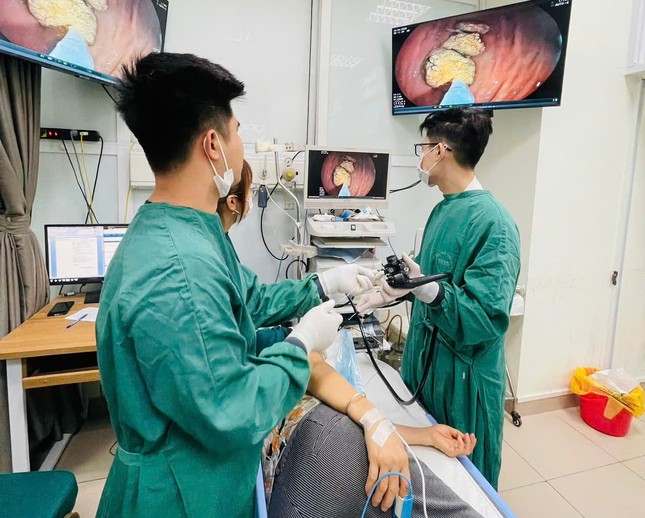 Có thể thủng dạ dày, tử vong vì khối bã thức ăn không tiêu ảnh 1