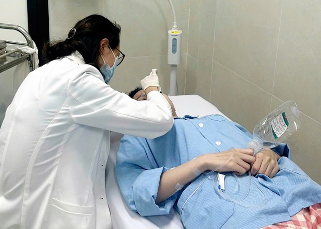 Bệnh viện Bạch Mai liên tiếp nhận ca biến chứng thẩm mĩ do spa không phép gây họa ảnh 1