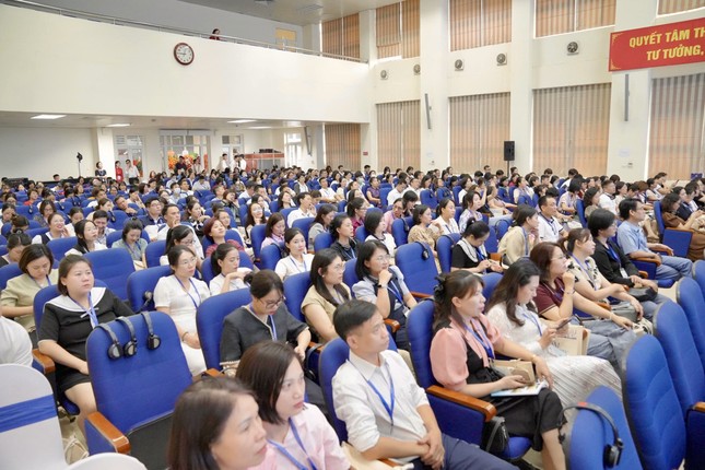 Đề xuất chính sách đãi ngộ xứng đáng, cải thiện môi trường làm việc của điều dưỡng ảnh 3