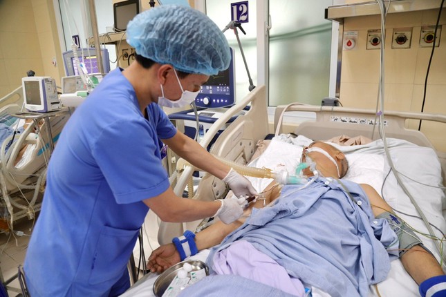 Đề xuất chính sách đãi ngộ xứng đáng, cải thiện môi trường làm việc của điều dưỡng ảnh 2