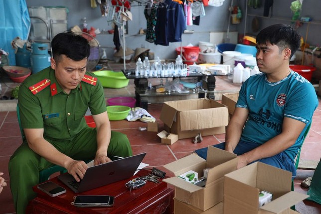 Cục Quản lí Dược thu hồi nhiều lô mĩ phẩm vi phạm chất lượng được quảng cáo tràn lan trên mạng xã hội ảnh 2