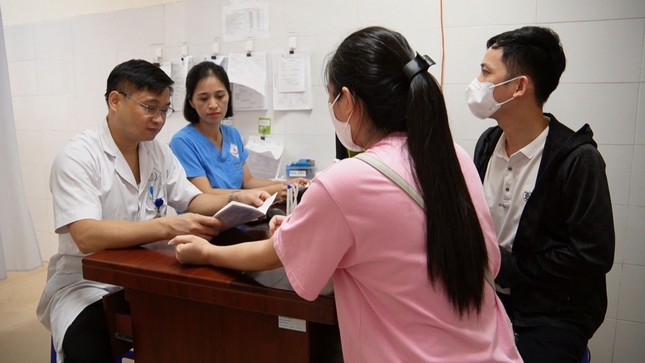 Đề xuất kéo dài nghỉ thai sản khi sinh con thứ hai, vi phạm luật Dân số có thể bị phạt đến 100 triệu đồng ảnh 1