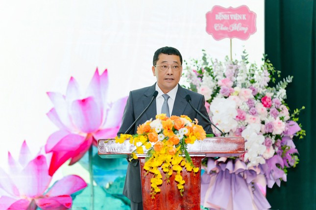 Bộ trưởng Bộ Y tế trao quyết định bổ nhiệm lại Giám đốc Bệnh viện K ảnh 2