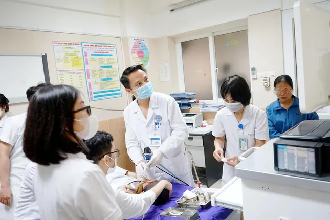 Bệnh nhi bị rò dịch não tuỷ hiếm gặp, đi khám nhiều nơi chẩn đoán viêm tai ngoài ảnh 2