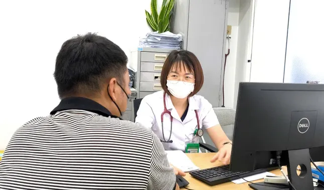 Phát hiện sán dây dài hơn 3 mét trong ruột sau một năm đau bụng âm ỉ ảnh 2