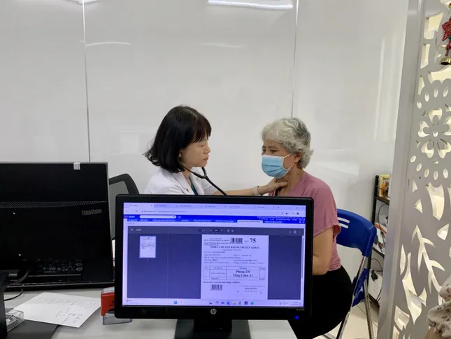 Từ 1/10, bệnh viện bắt buộc kê đơn thuốc điện tử: Không còn đất cho lạm dụng và kê sai ảnh 1