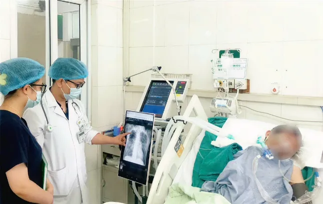 Nhiều bệnh nhân mắc sởi nhập viện: Người lớn khỏe mạnh vẫn nguy kịch vì biến chứng ảnh 2