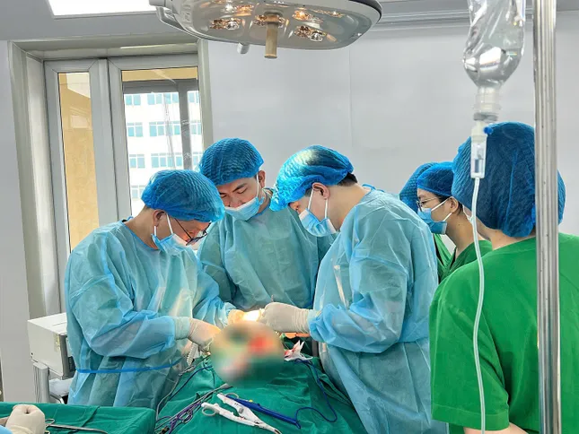 Ca mổ 'đi ngược dòng' chiến thắng tử thần ảnh 1
