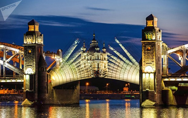 Khám phá vẻ đẹp kỳ ảo của những đêm trắng ở St Petersburg ảnh 1