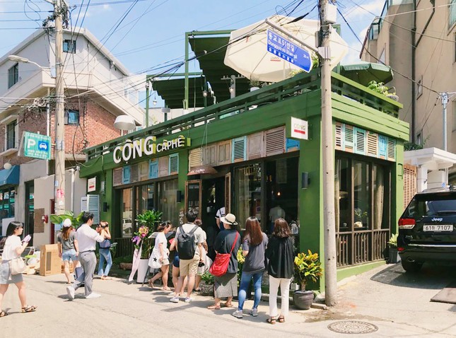Giới trẻ Seoul thích thú check-in quán cà phê Việt phong cách thời bao cấp ảnh 1