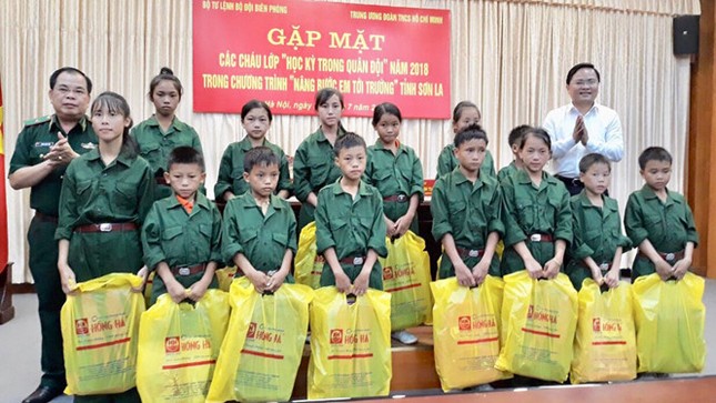 Các bạn nhỏ Sơn La có những trải nghiệm tuyệt vời cùng "Học kỳ quân đội" ảnh 1