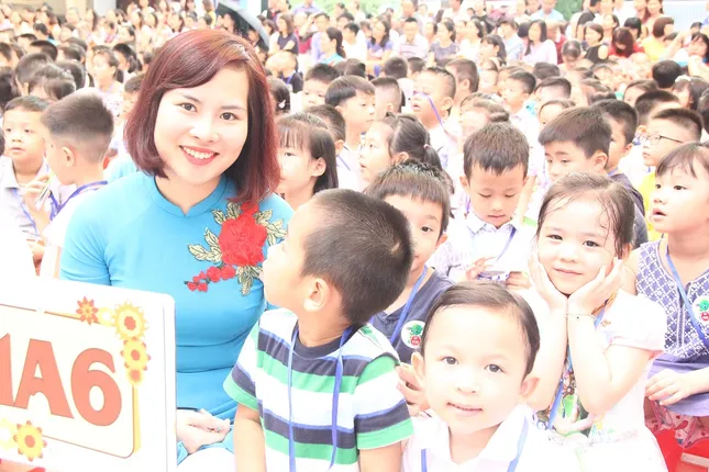 Hà Nội: "Ngày đầu tiên đi học" của các bạn nhỏ khối 1 trường Tiểu học Đoàn Thị Điểm ảnh 3