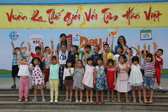 Hà Nội: "Ngày đầu tiên đi học" của các bạn nhỏ khối 1 trường Tiểu học Đoàn Thị Điểm ảnh 1