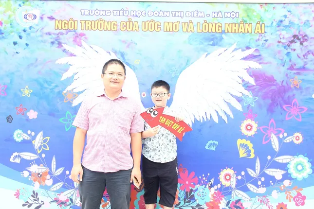 Hà Nội: "Ngày đầu tiên đi học" của các bạn nhỏ khối 1 trường Tiểu học Đoàn Thị Điểm ảnh 8