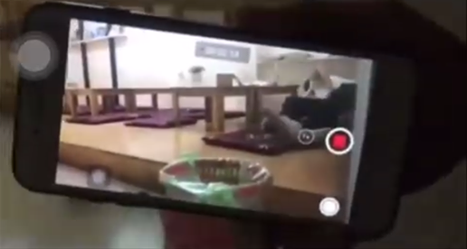 Dân mạng chỉ trích nhân viên quán trà sữa vì “tung” clip “nóng” của khách lên mạng ảnh 3