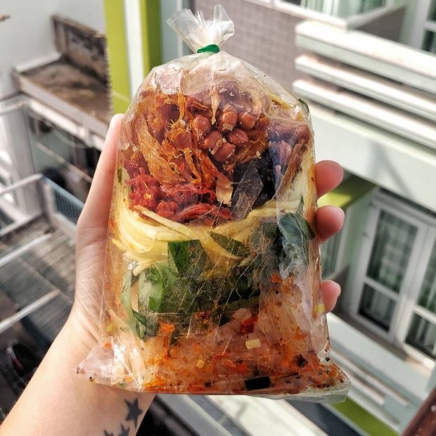 5 món ăn vặt "càng trộn càng ghiền" khiến bạn không thể bỏ qua khi đi ăn hàng cuối tuần ảnh 3