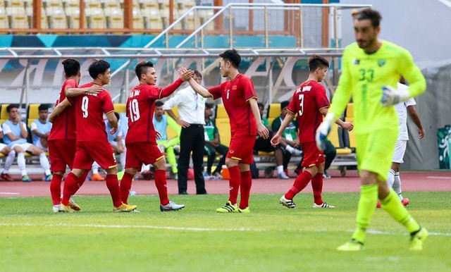 Việt Nam đại thắng Pakistan, Công Phượng chuộc lỗi sau 2 lần sút hỏng penalty ảnh 3