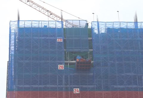 Hà Nội: Toà nhà đang xây bị đứt cáp cẩu, nhiều người bị thương ảnh 3
