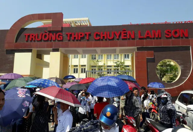 Hơn 100 học sinh thi vào lớp 10 THPT Chuyên Lam Sơn vẫn chưa nhận được kết quả phúc khảo ảnh 1