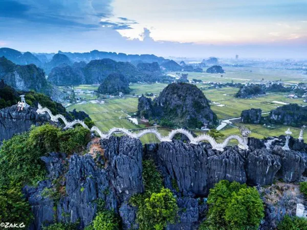 Hang Múa: Địa điểm du lịch sống ảo đẹp nhất Ninh Bình ảnh 1