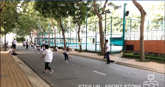 Cười ngất với lớp học "bơi cạn" của sinh viên ĐH Tôn Đức Thắng ảnh 5
