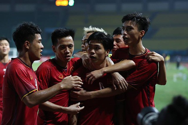 Việt Nam chiến thắng 1 - 0, lần đầu vào Tứ kết ASIAD, Công Phượng trở thành người hùng ảnh 1