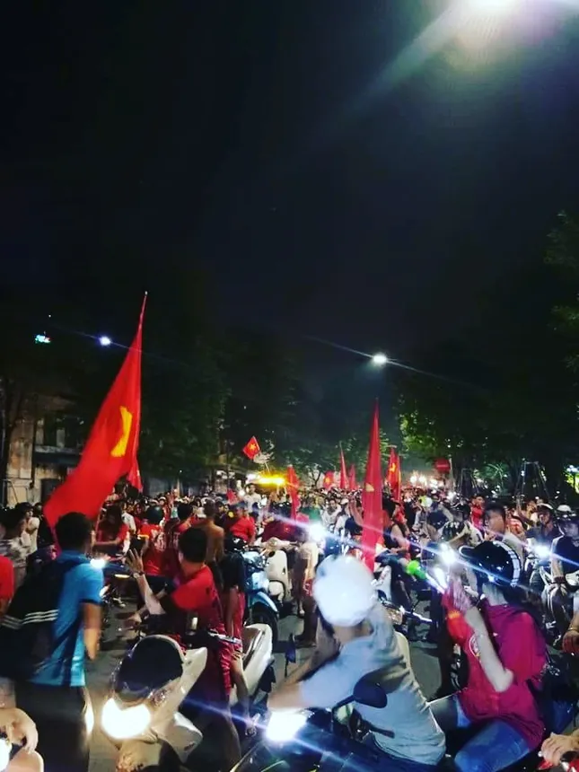 Muôn kiểu ăn mừng Việt Nam lần đầu vào tứ kết bóng đá nam ASIAD 2018 ảnh 6