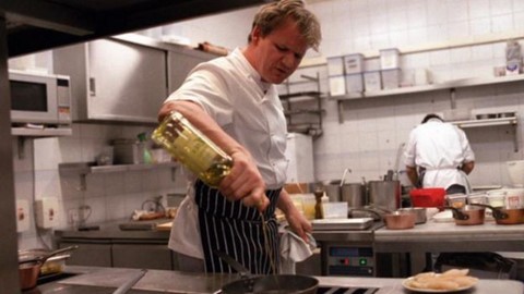Bị trường từ chối vì lùn, nam sinh được đầu bếp Gordon Ramsay nhận truyền nghề ảnh 2