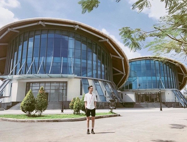 Giới trẻ thích thú với vẻ đẹp của Nhà hát nón lá tại Bạc Liêu ảnh 8