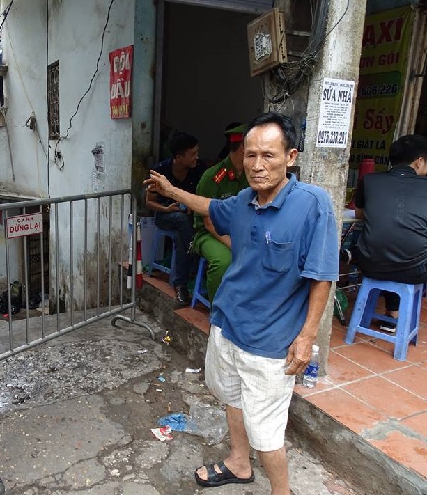 Cháy rụi 30 phòng trọ, ông Hiệp “khùng” bật khóc lo bệnh nhân ngủ ngoài đường ảnh 4