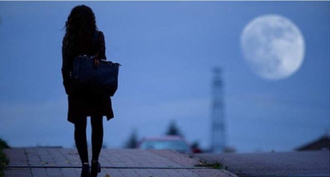 Nhiều cô gái Anh cảm thấy không an toàn khi ra đường một mình ảnh 1
