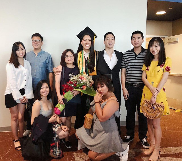 Tốt nghiệp xuất sắc, Hoa khôi DHS Việt được Viện ung thư hàng đầu thế giới giữ lại làm việc ảnh 9