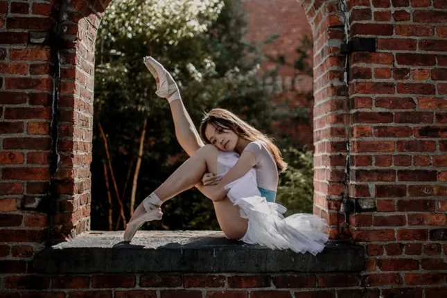 Gặp cô gái trong bộ ảnh múa ballet đẹp say lòng trên đường phố Mỹ gây sốt mạng ảnh 1