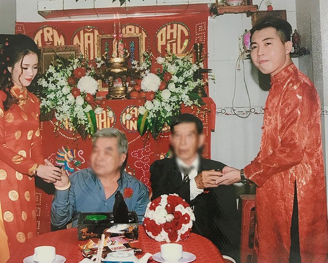 “Cười ra nước mắt” xem ảnh cưới bị cắt ghép đầu to hơn người, mặt đơ như sáp ảnh 3
