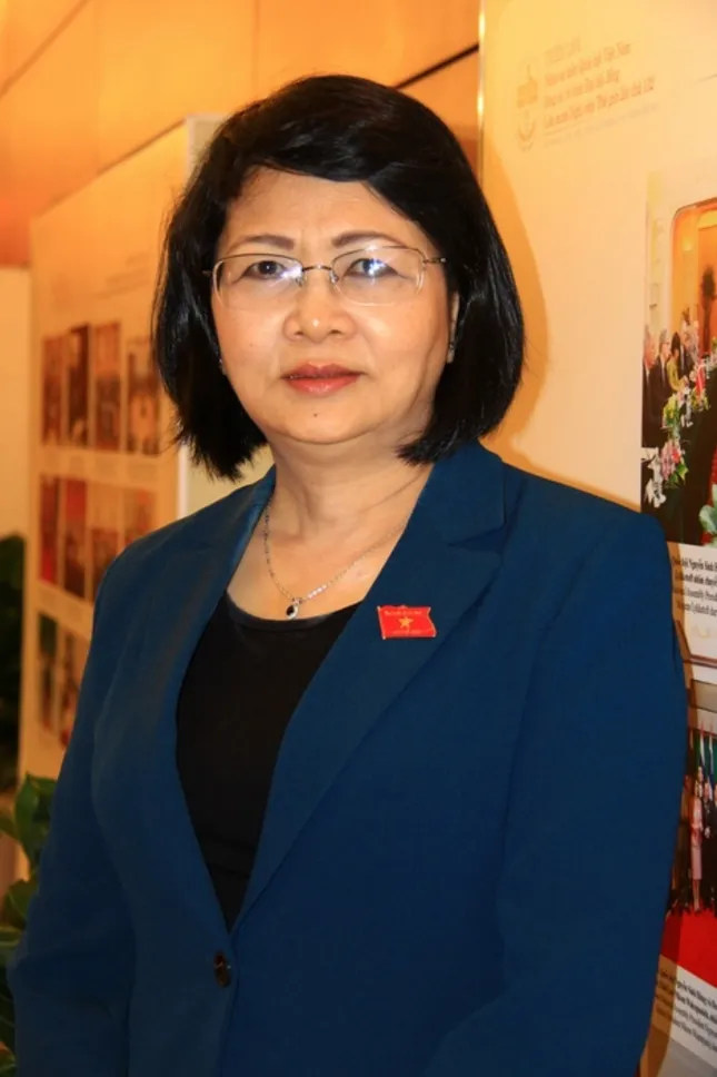 Thực hiện quyền Chủ tịch nước với bà Đặng Thị Ngọc Thịnh ảnh 1