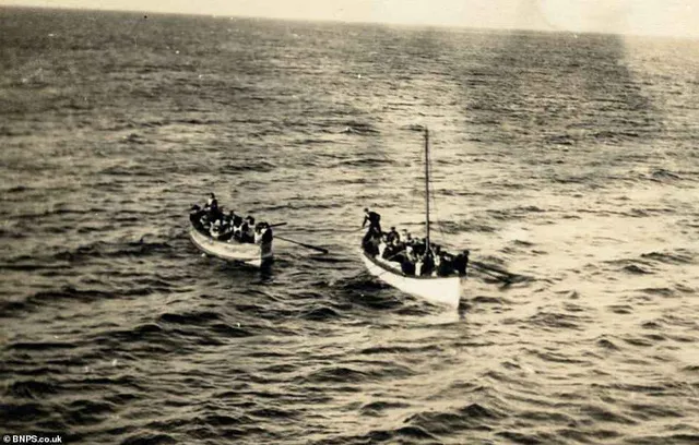 Những bà quả phụ giàu có nhất trên tàu Titanic tặng gì cho người cứu mạng họ? ảnh 8