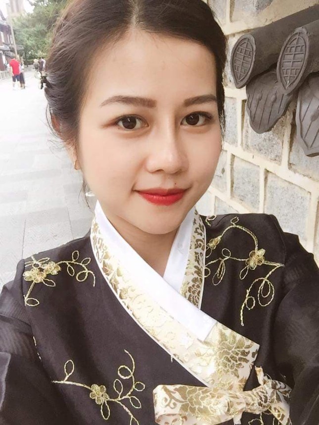 Cô giáo dạy Triết xinh như hotgirl khiến sinh viên đi học chẳng muốn về! ảnh 5