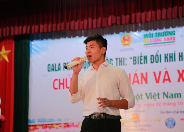 Sinh viên ĐH Hải Phòng hào hứng trong Lễ phát động cuộc thi về biến đổi khí hậu ảnh 2