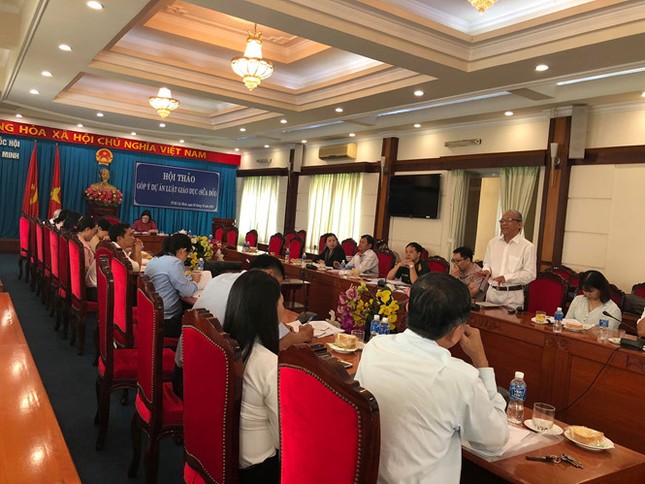 Học sinh Việt Nam học tập nặng nề nhưng bằng cấp lại không có giá trị quốc tế ảnh 1