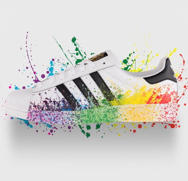 Cùng điểm qua những siêu phẩm Sneakers dành tặng cộng đồng lục sắc ảnh 2