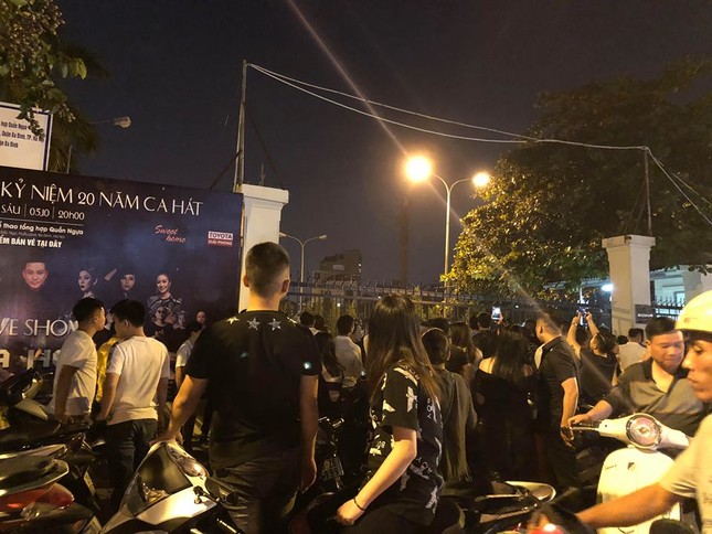 Bị hủy liveshow kỷ niệm 20 năm đi hát trước giờ G, Tuấn Hưng bật khóc chia sẻ đầy cay đắng ảnh 2