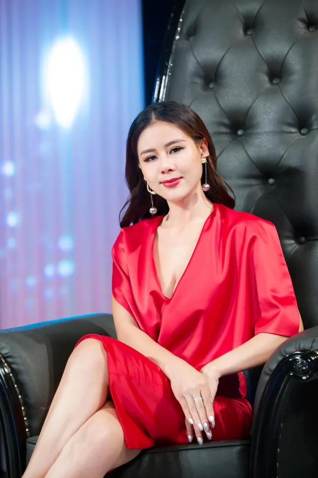 Tiến sĩ Lê Thẩm Dương sẽ cùng đông đảo nghệ sĩ nổi tiếng tham gia "Quyền lực ghế nóng 2018" ảnh 5