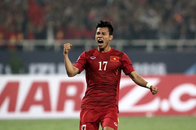Cầu thủ Vũ Văn Thanh chính thức chia tay AFF Cup 2018 do chấn thương ảnh 1