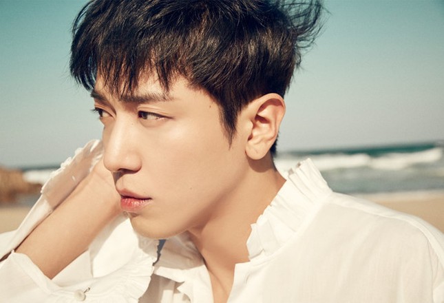 Giúp Yonghwa (CNBlue) gian lận điểm thi, giáo sư Đại học phải ngồi tù ảnh 1